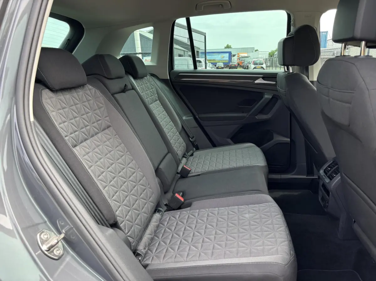 1.4 TSI eHybrid Business+ keyless camera