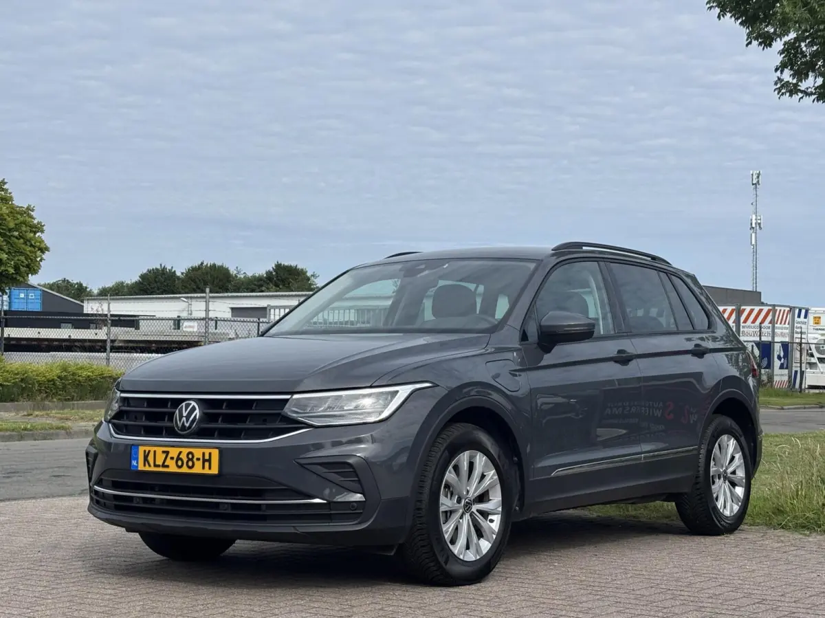 1.4 TSI eHybrid Business+ keyless camera