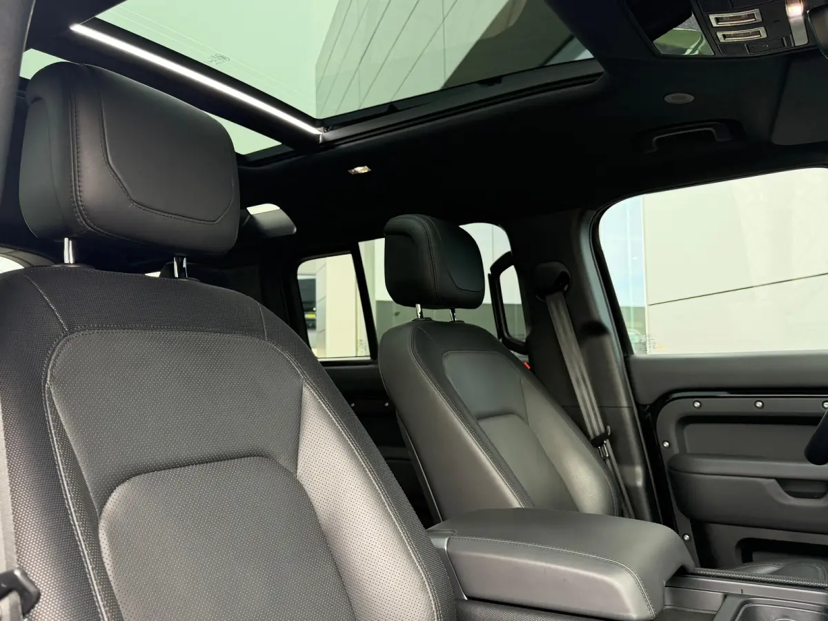 P400e X-Dynamic HSE | Head-up | 4-Zone Climate | 22 Inch | Koelbox | Afn. trekhaak | Stoelkoeling | Pano|