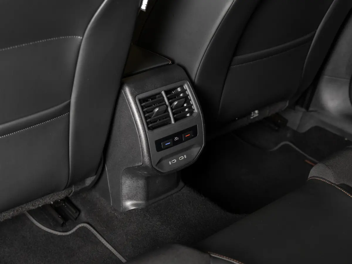 1.5 TSI Business Edition Plus / 150pk / Stoel en stuur verwarming / Beats /