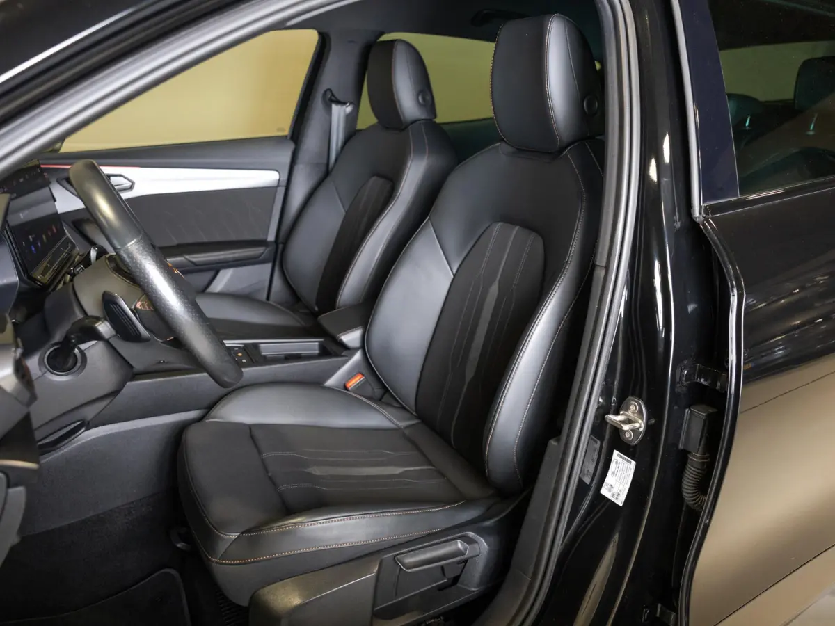1.5 TSI Business Edition Plus / 150pk / Stoel en stuur verwarming / Beats /