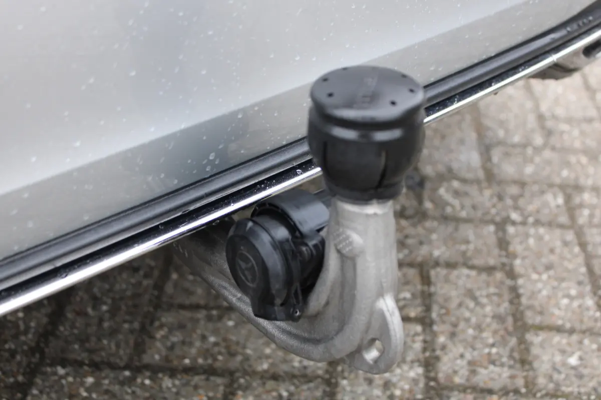 250e AUT8 Luxury Line (FACELIFT) LEDER SFEER NAVI TREKHAAK