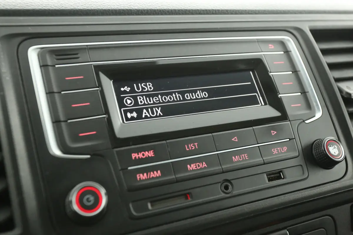 2.0 TDI L2H1 140PK | Airco | Cruise | Trekhaak | 3 Zits | Sidebars