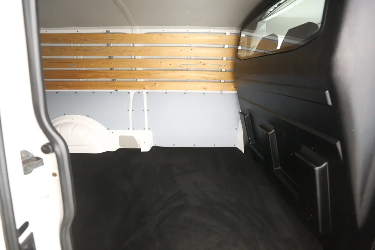 2.0 TDI L2H1 140PK | Airco | Cruise | Trekhaak | 3 Zits | Sidebars