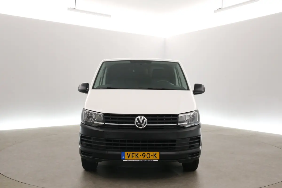2.0 TDI L2H1 140PK | Airco | Cruise | Trekhaak | 3 Zits | Sidebars