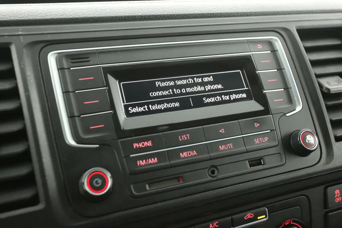 2.0 TDI L2H1 140PK | Airco | Cruise | Trekhaak | 3 Zits | Sidebars