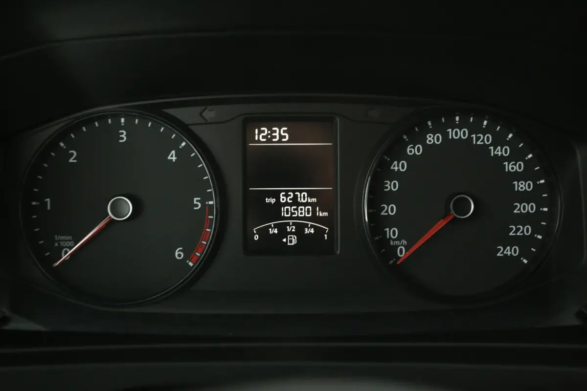 2.0 TDI L2H1 140PK | Airco | Cruise | Trekhaak | 3 Zits | Sidebars