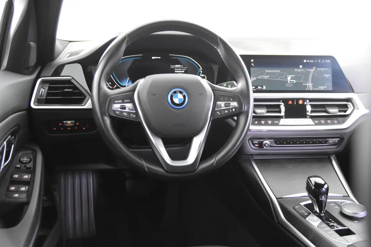 320 e *1ste Eigenaar*Leer*Stoelverwarming*Navigatie*PDC*