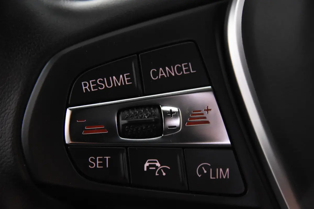 320 e *1ste Eigenaar*Leer*Stoelverwarming*Navigatie*PDC*