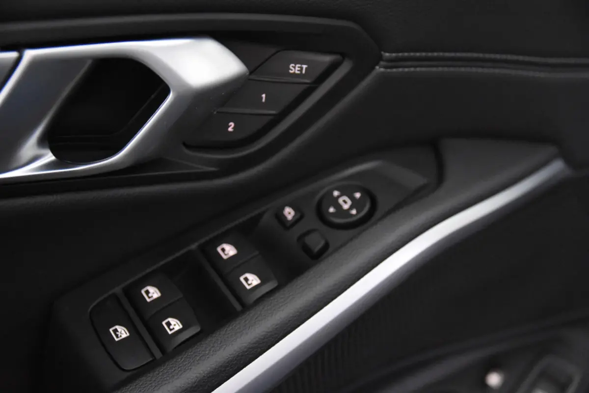 320 e *1ste Eigenaar*Leer*Stoelverwarming*Navigatie*PDC*