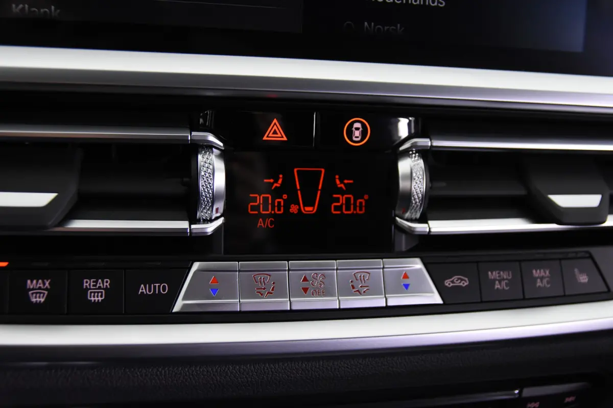 320 e *1ste Eigenaar*Leer*Stoelverwarming*Navigatie*PDC*