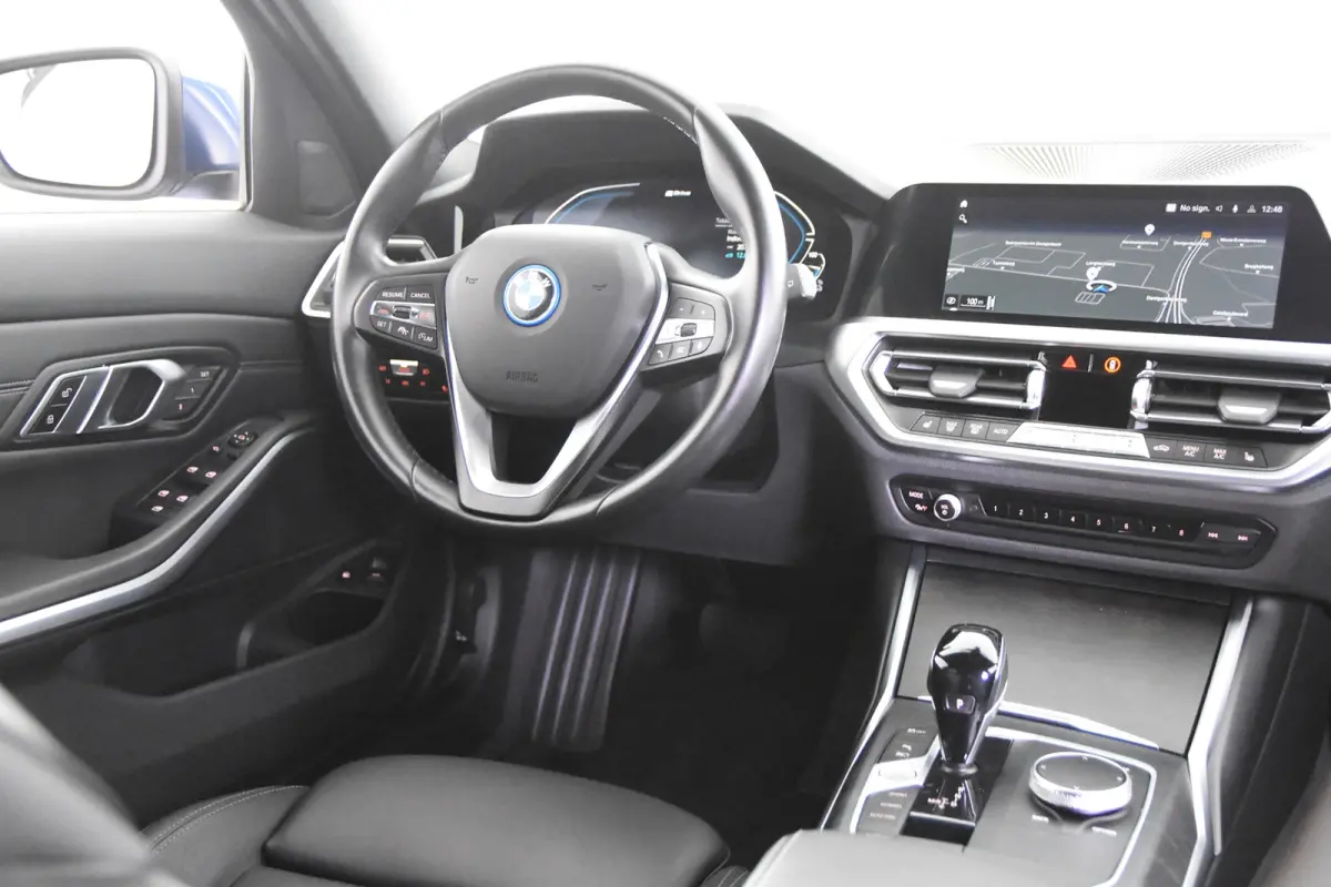 320 e *1ste Eigenaar*Leer*Stoelverwarming*Navigatie*PDC*