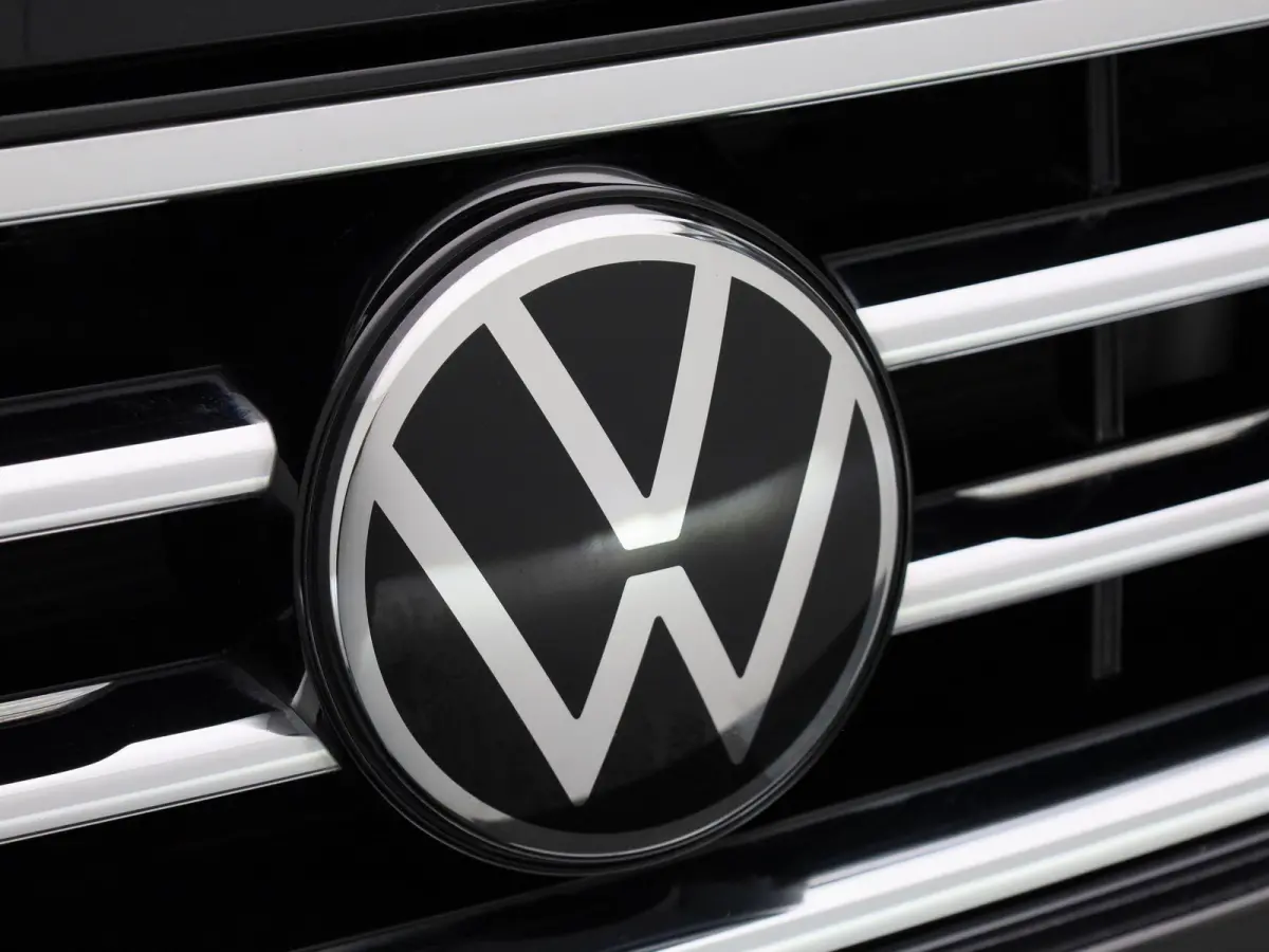 1.4 TSI eHybrid R-Line Business+ 245 PK| | SOH 86,5% | Dealeronderhouden | Trekhaak | Navigatie Pro | 360 Camera | Stoelverwarming Voor & Achter | Stuurwielverwarming