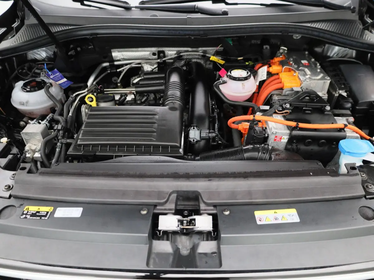 1.4 TSI eHybrid R-Line Business+ 245 PK| | SOH 86,5% | Dealeronderhouden | Trekhaak | Navigatie Pro | 360 Camera | Stoelverwarming Voor & Achter | Stuurwielverwarming