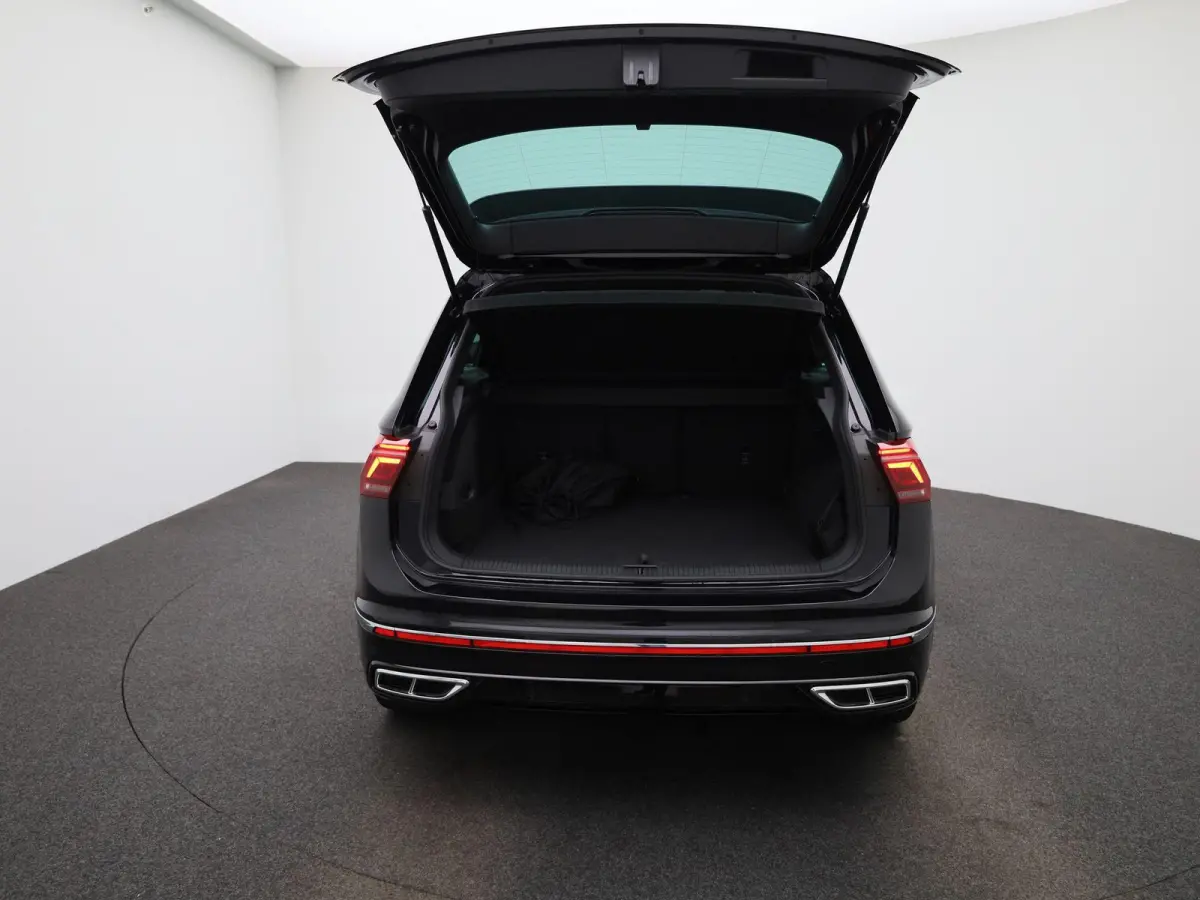 1.4 TSI eHybrid R-Line Business+ 245 PK| | SOH 86,5% | Dealeronderhouden | Trekhaak | Navigatie Pro | 360 Camera | Stoelverwarming Voor & Achter | Stuurwielverwarming