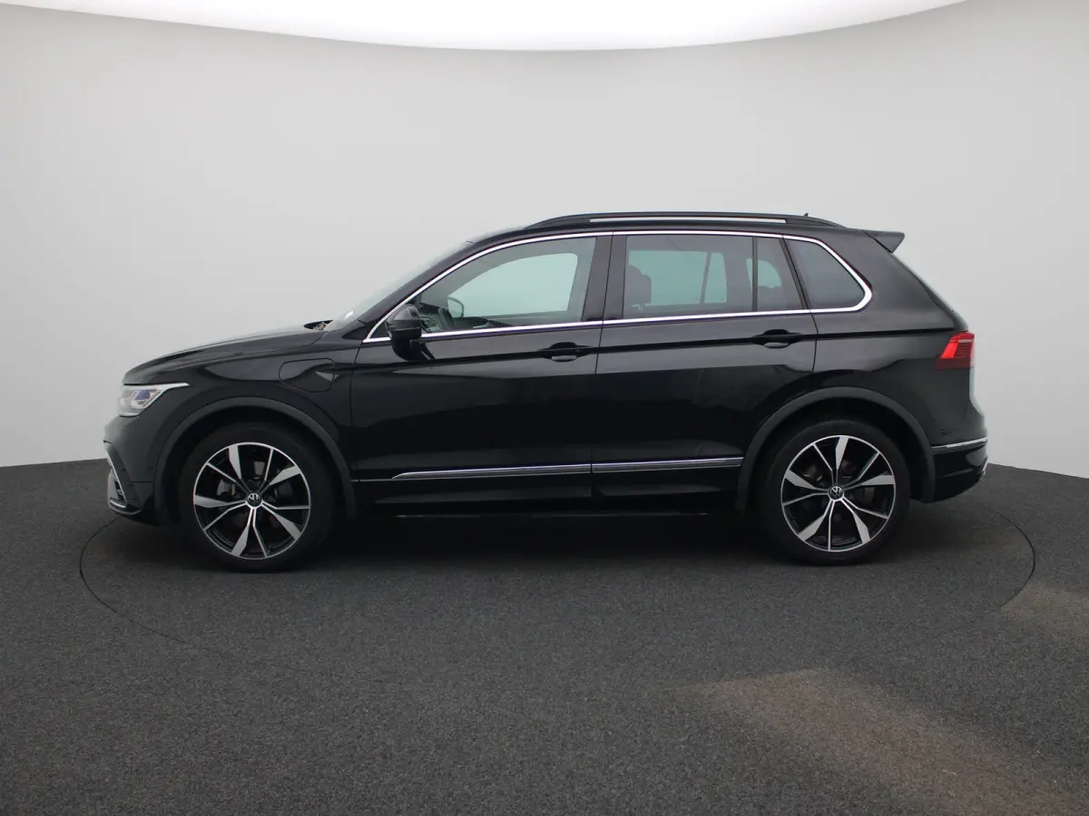 1.4 TSI eHybrid R-Line Business+ 245 PK| | SOH 86,5% | Dealeronderhouden | Trekhaak | Navigatie Pro | 360 Camera | Stoelverwarming Voor & Achter | Stuurwielverwarming