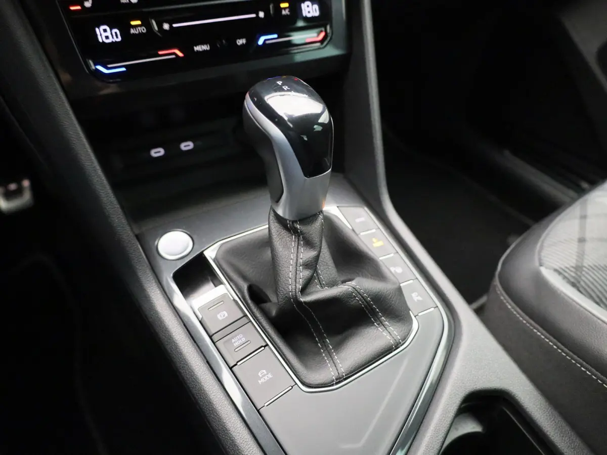1.4 TSI eHybrid R-Line Business+ 245 PK| | SOH 86,5% | Dealeronderhouden | Trekhaak | Navigatie Pro | 360 Camera | Stoelverwarming Voor & Achter | Stuurwielverwarming