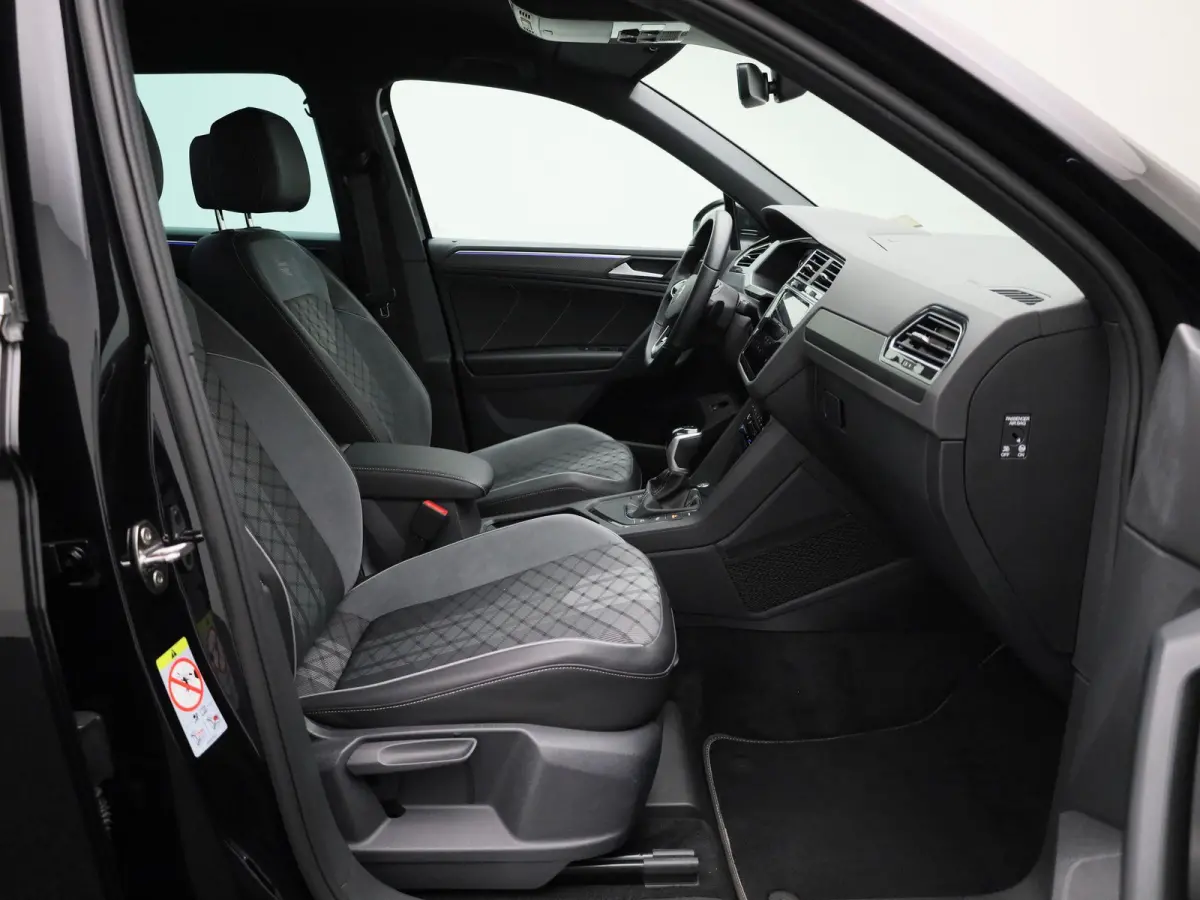 1.4 TSI eHybrid R-Line Business+ 245 PK| | SOH 86,5% | Dealeronderhouden | Trekhaak | Navigatie Pro | 360 Camera | Stoelverwarming Voor & Achter | Stuurwielverwarming