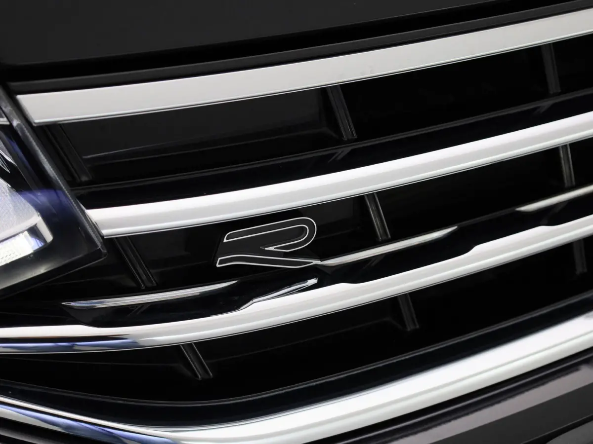 1.4 TSI eHybrid R-Line Business+ 245 PK| | SOH 86,5% | Dealeronderhouden | Trekhaak | Navigatie Pro | 360 Camera | Stoelverwarming Voor & Achter | Stuurwielverwarming