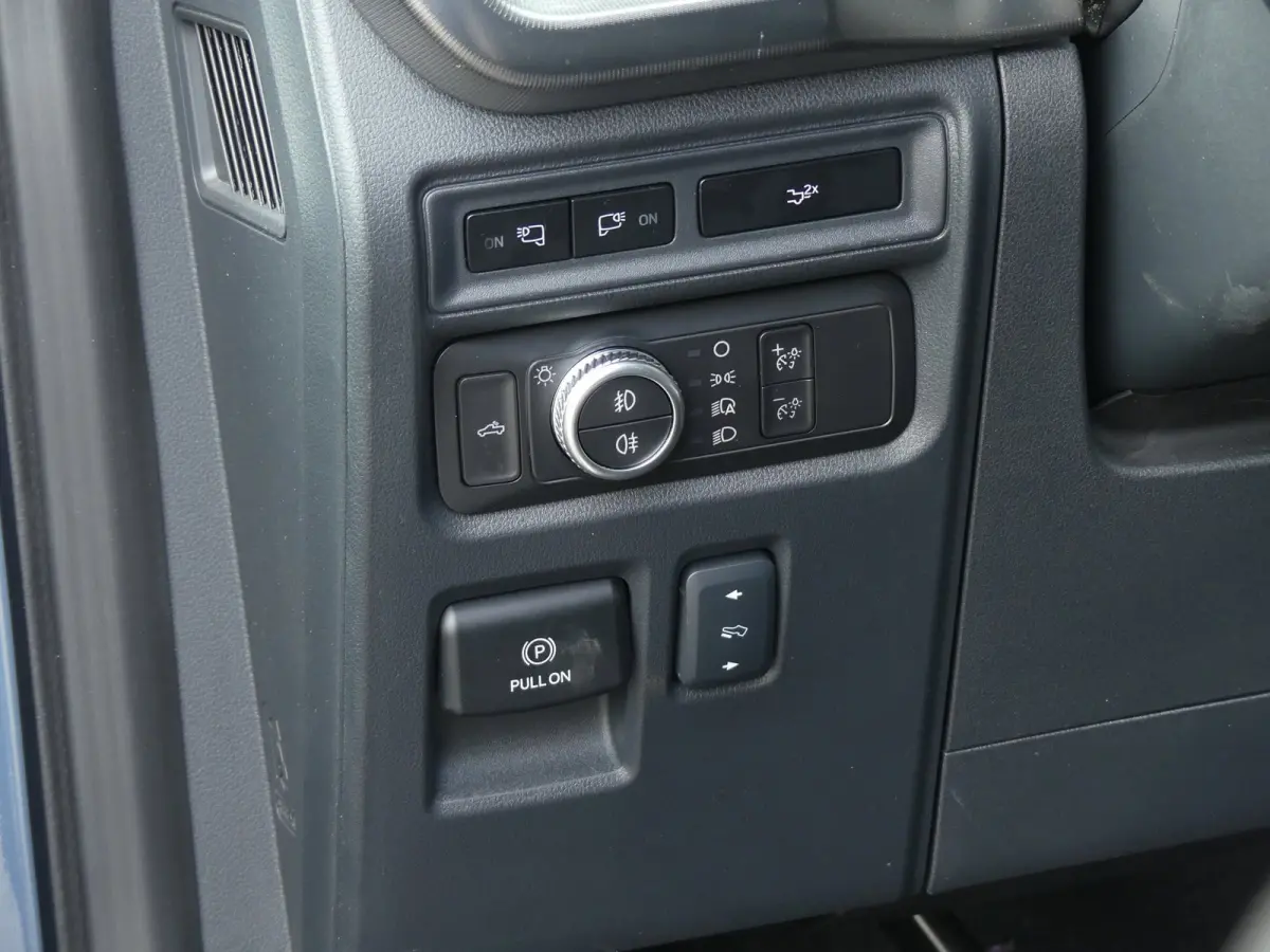 F-150 V6 Platinum AWD 5P / B&O / PANO /