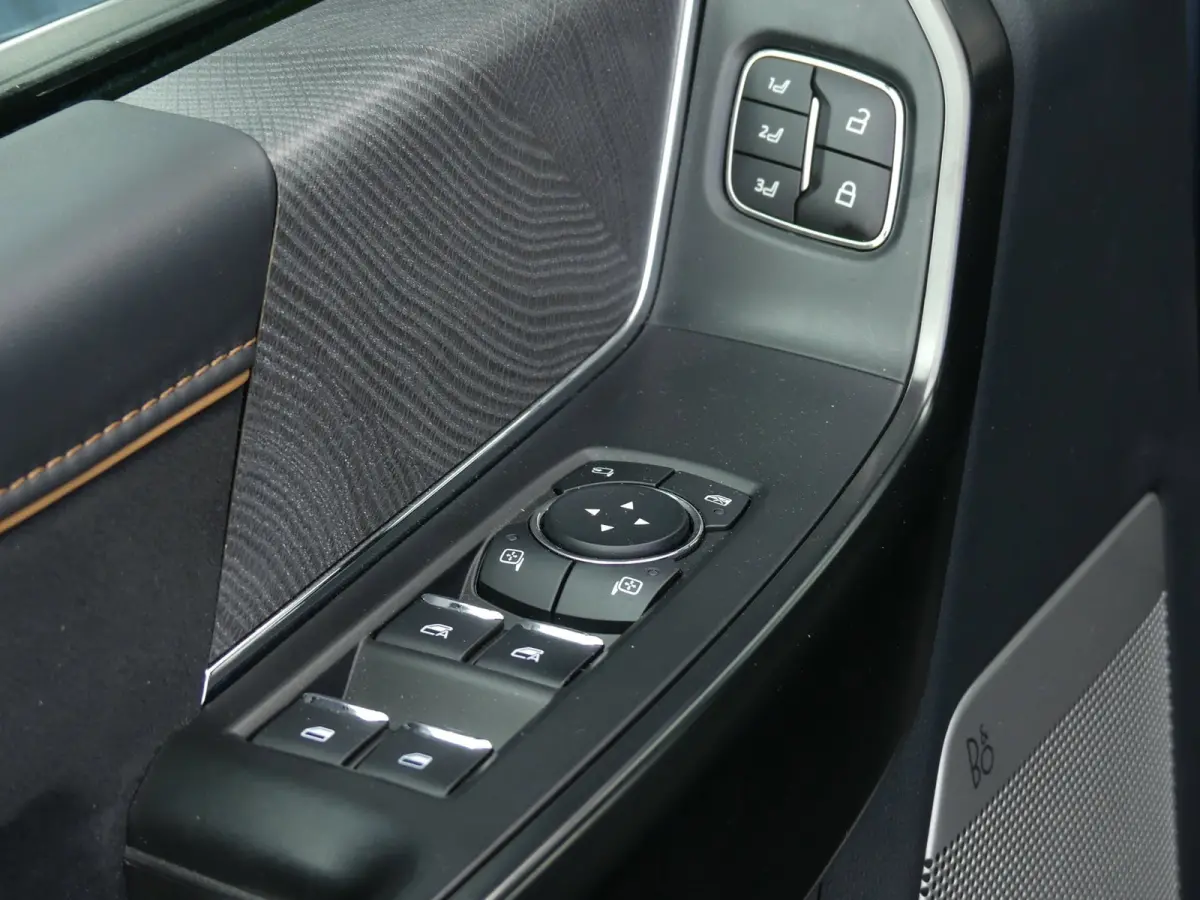 F-150 V6 Platinum AWD 5P / B&O / PANO /