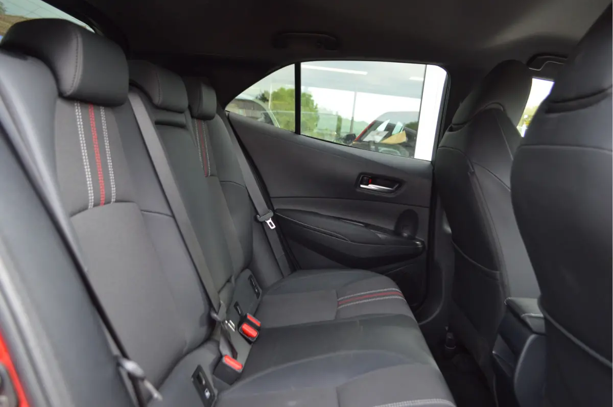1.8 Hybrid GR-Sport | NL auto | Bi-Tone | Adapt. Cruise | +++
