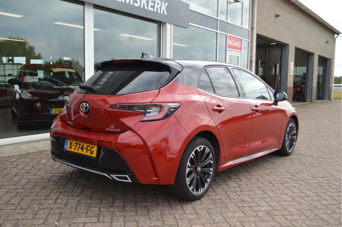 1.8 Hybrid GR-Sport | NL auto | Bi-Tone | Adapt. Cruise | +++