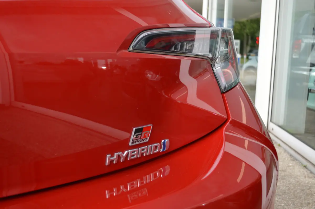 1.8 Hybrid GR-Sport | NL auto | Bi-Tone | Adapt. Cruise | +++