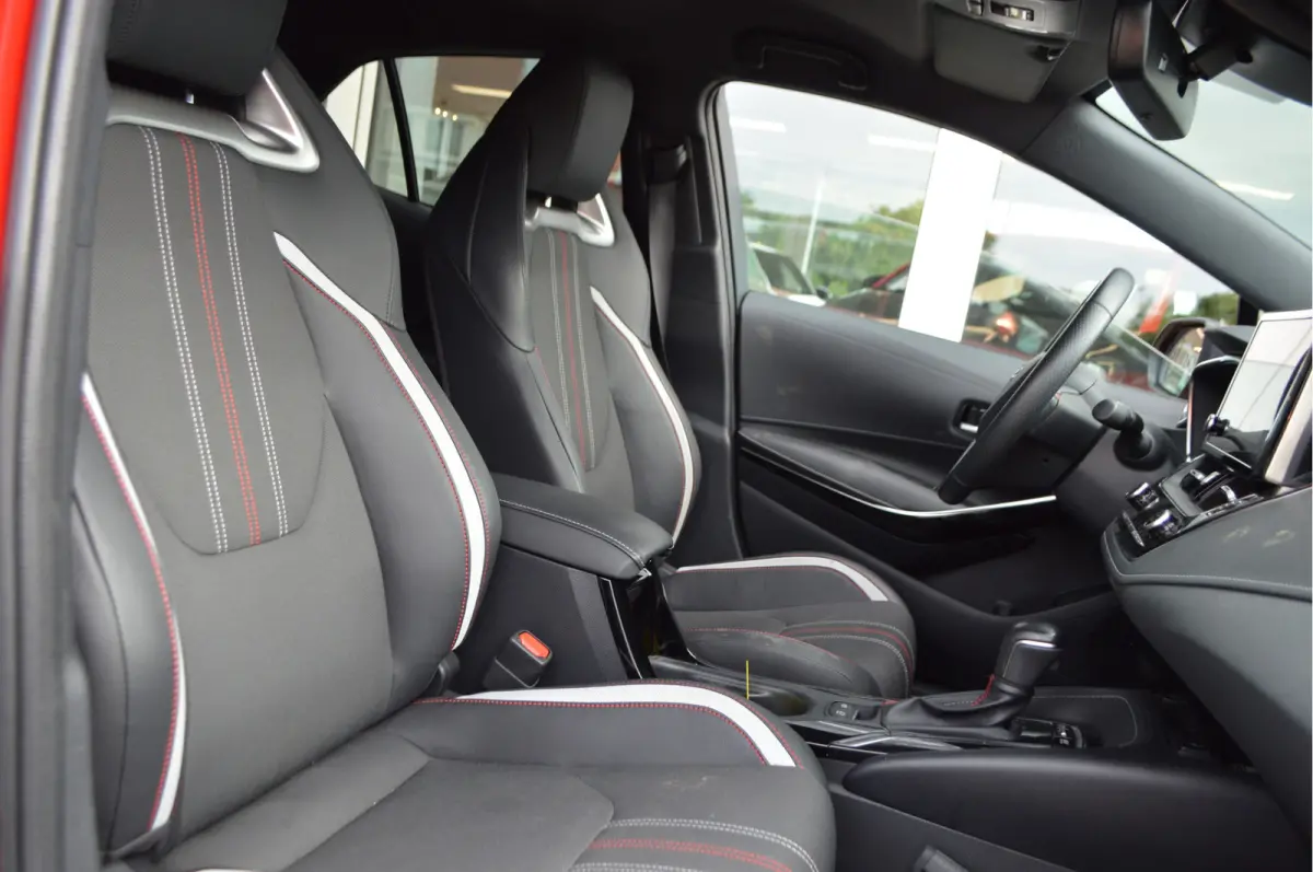 1.8 Hybrid GR-Sport | NL auto | Bi-Tone | Adapt. Cruise | +++