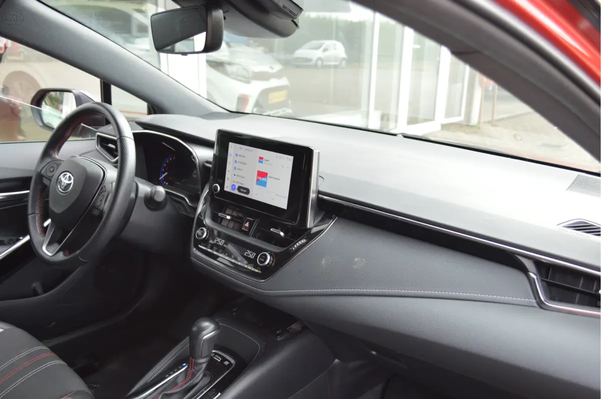 1.8 Hybrid GR-Sport | NL auto | Bi-Tone | Adapt. Cruise | +++