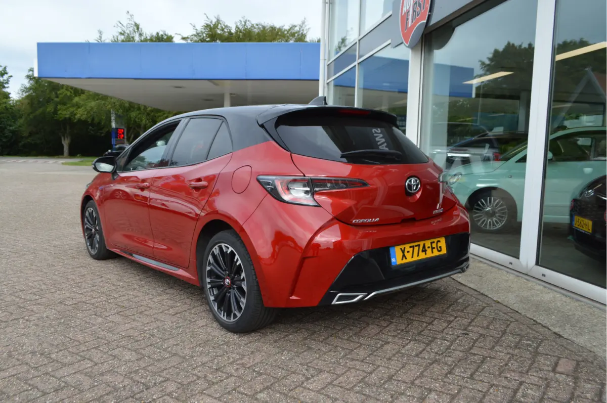 1.8 Hybrid GR-Sport | NL auto | Bi-Tone | Adapt. Cruise | +++