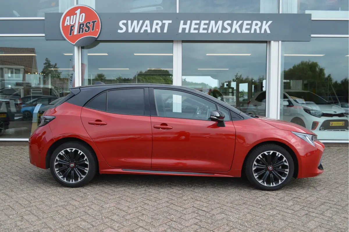 1.8 Hybrid GR-Sport | NL auto | Bi-Tone | Adapt. Cruise | +++