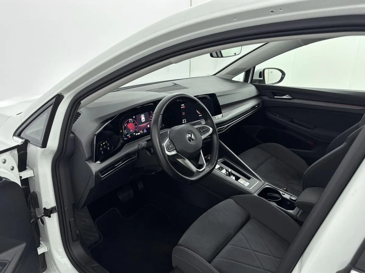 1.4 eHybrid Style | PANORAMADAK | TREKHAAK | STOEL-STUUR VERWARMING | CAMERA | ADAPTIEF CRUISECONTROL |