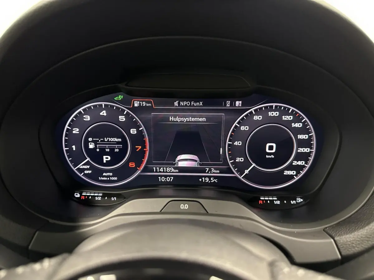 40 e-tron Advance Sport NAVI VIRTUAL TREKHAAK.