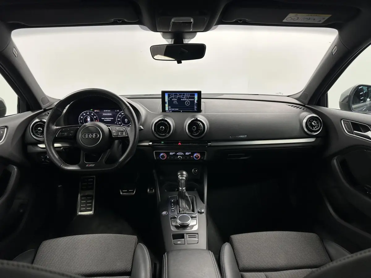 40 e-tron Advance Sport NAVI VIRTUAL TREKHAAK.