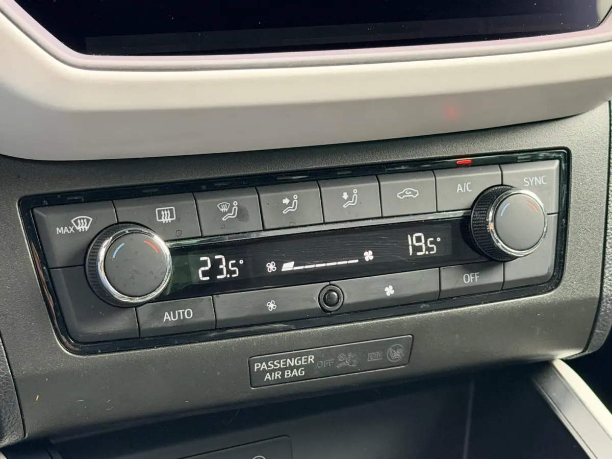 1.0 TSI Xcellence Launch Edition | Camera | Clima | Cruise | Trekhaak
