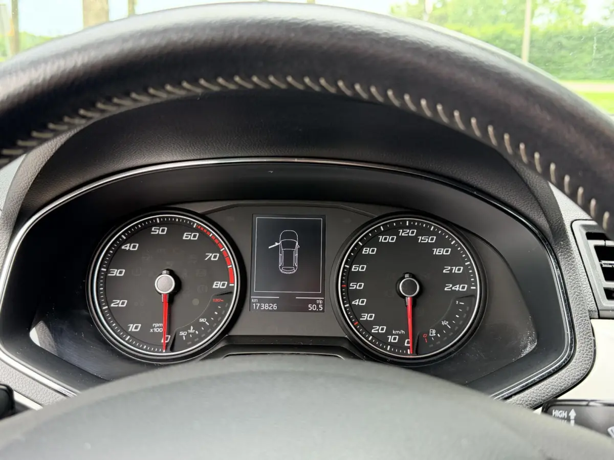 1.0 TSI Xcellence Launch Edition | Camera | Clima | Cruise | Trekhaak