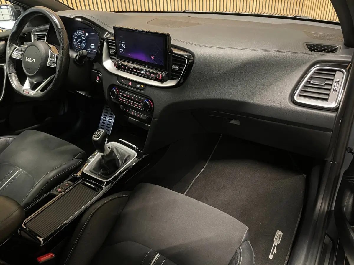 1.0 T-GDi GT-Line 120PK|DIGITAL COCKPIT|PANO|NAVI|CARPLAY|CAMERA|CLIMA+CRUISE|STOEL+STUURVERW|KEYLESS ENTRY+GO|NL|NAP|