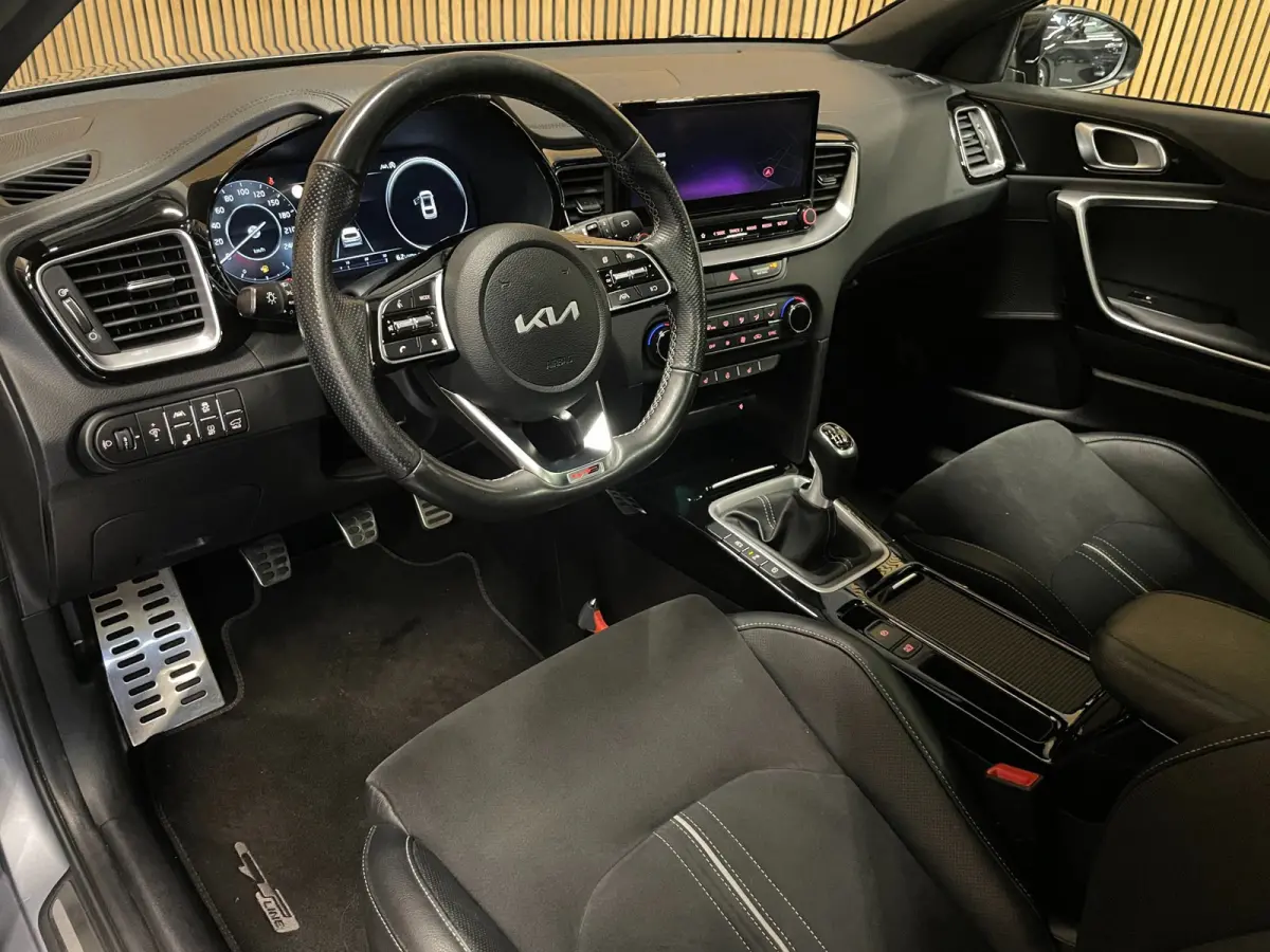 1.0 T-GDi GT-Line 120PK|DIGITAL COCKPIT|PANO|NAVI|CARPLAY|CAMERA|CLIMA+CRUISE|STOEL+STUURVERW|KEYLESS ENTRY+GO|NL|NAP|