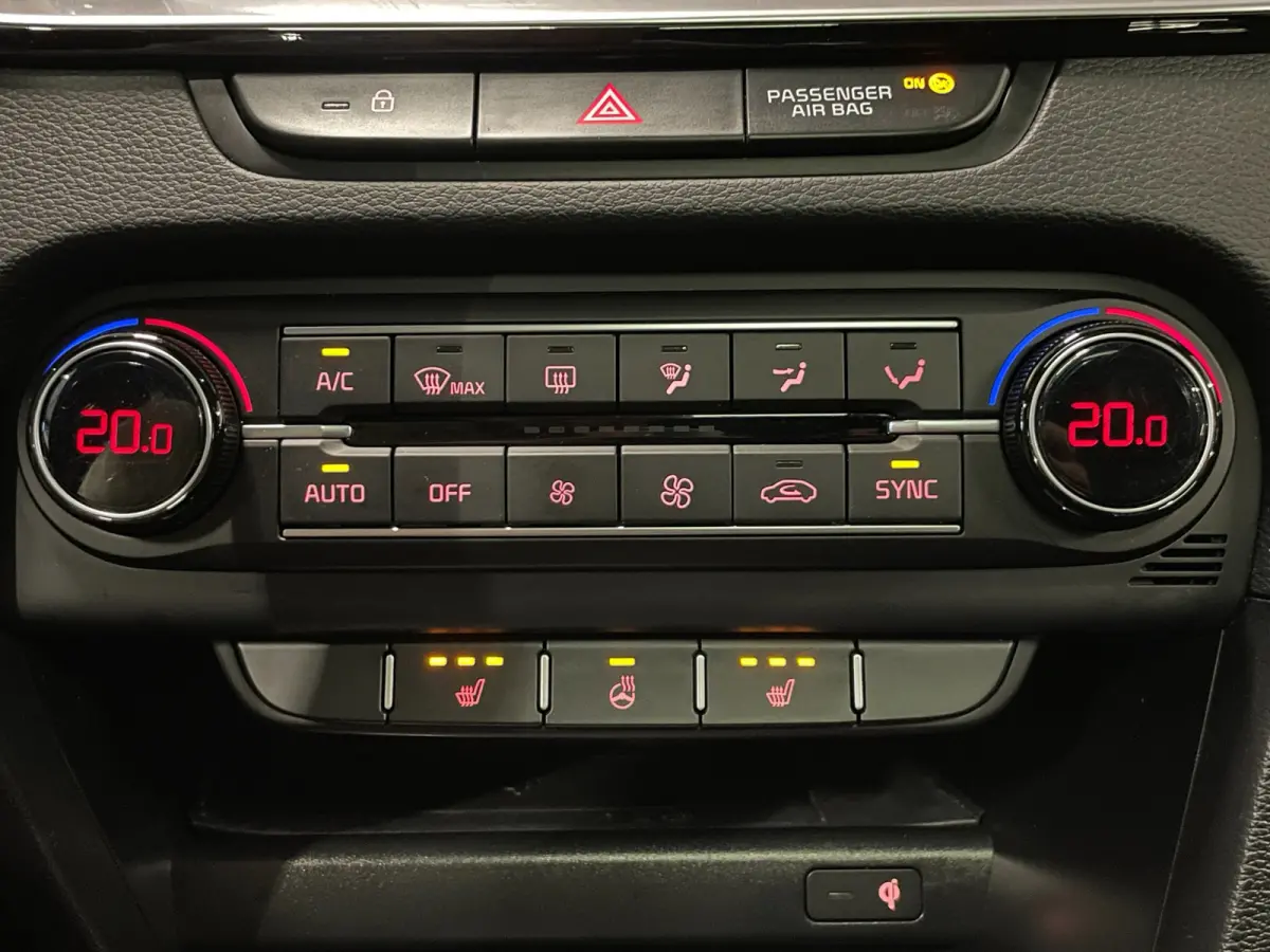 1.0 T-GDi GT-Line 120PK|DIGITAL COCKPIT|PANO|NAVI|CARPLAY|CAMERA|CLIMA+CRUISE|STOEL+STUURVERW|KEYLESS ENTRY+GO|NL|NAP|