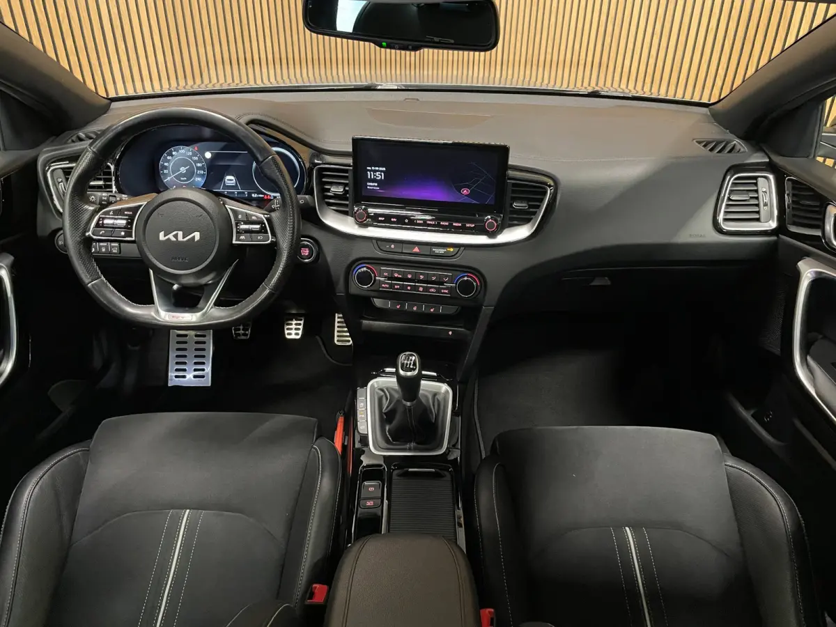 1.0 T-GDi GT-Line 120PK|DIGITAL COCKPIT|PANO|NAVI|CARPLAY|CAMERA|CLIMA+CRUISE|STOEL+STUURVERW|KEYLESS ENTRY+GO|NL|NAP|