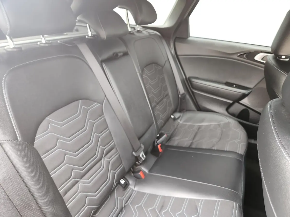 1.0 T-GDi MHEV Design Edition Stoel / Stuurverwarming | Adap Cruise | Camera | Privacy glass | Climate Control |