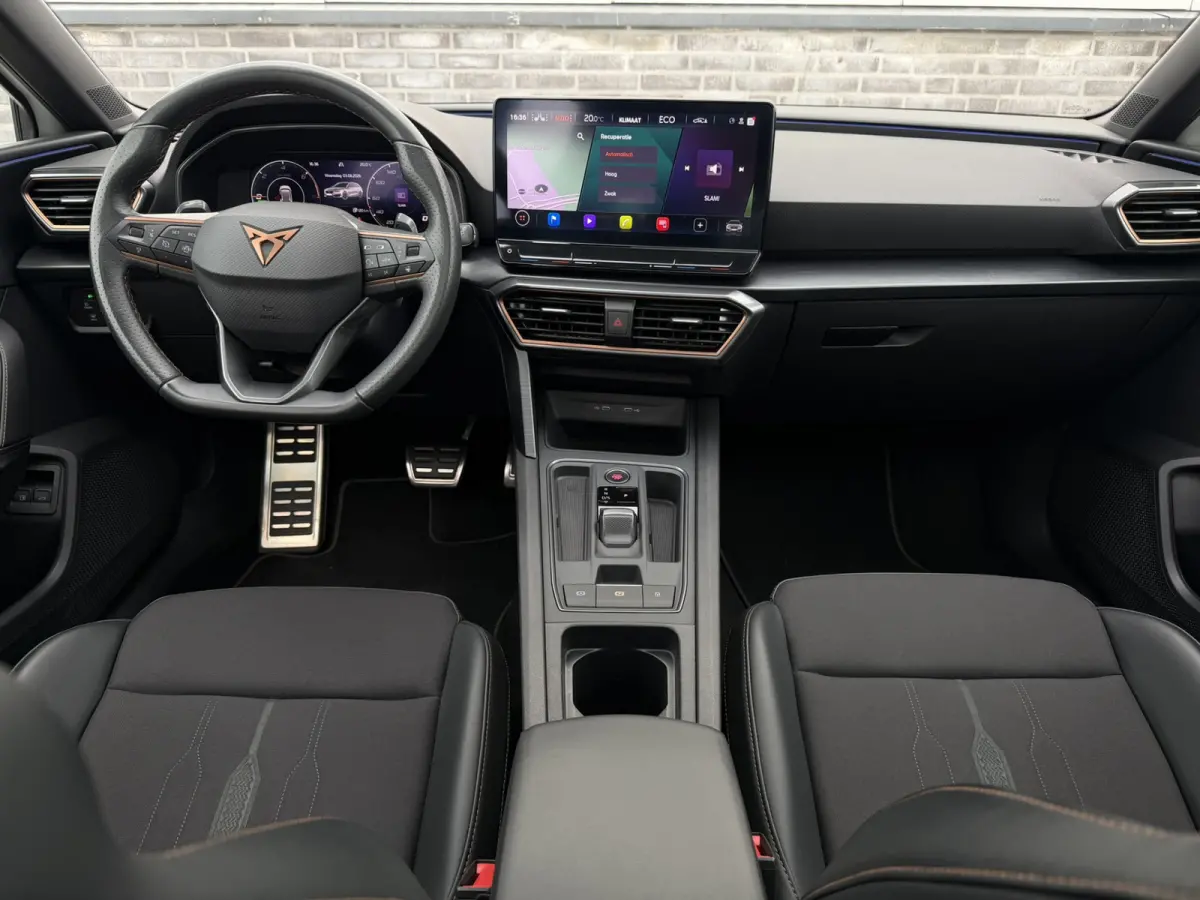 1.4 e-Hybrid Black Edition | Panorama | Carplay | Camera | Virtual | LED |