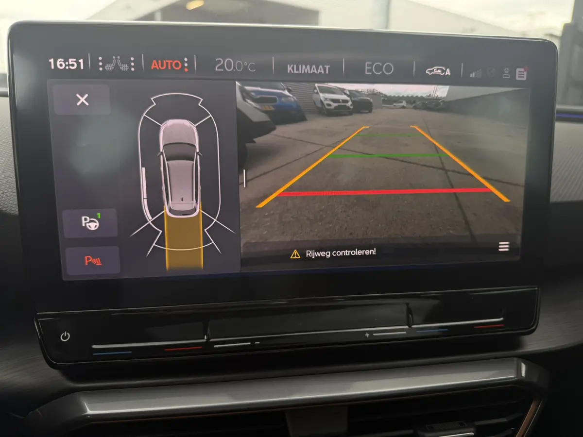 1.4 e-Hybrid Black Edition | Panorama | Carplay | Camera | Virtual | LED |