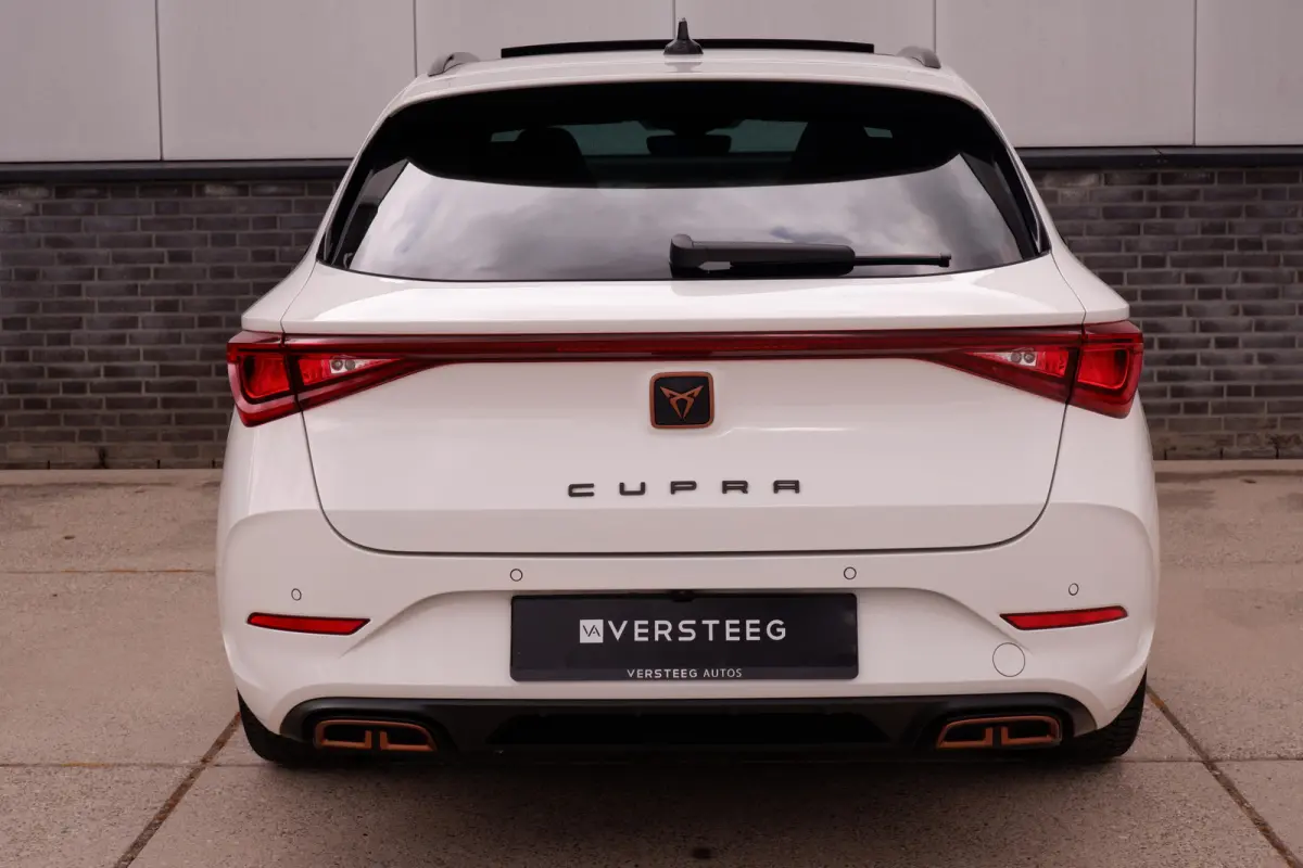 1.4 e-Hybrid Black Edition | Panorama | Carplay | Camera | Virtual | LED |