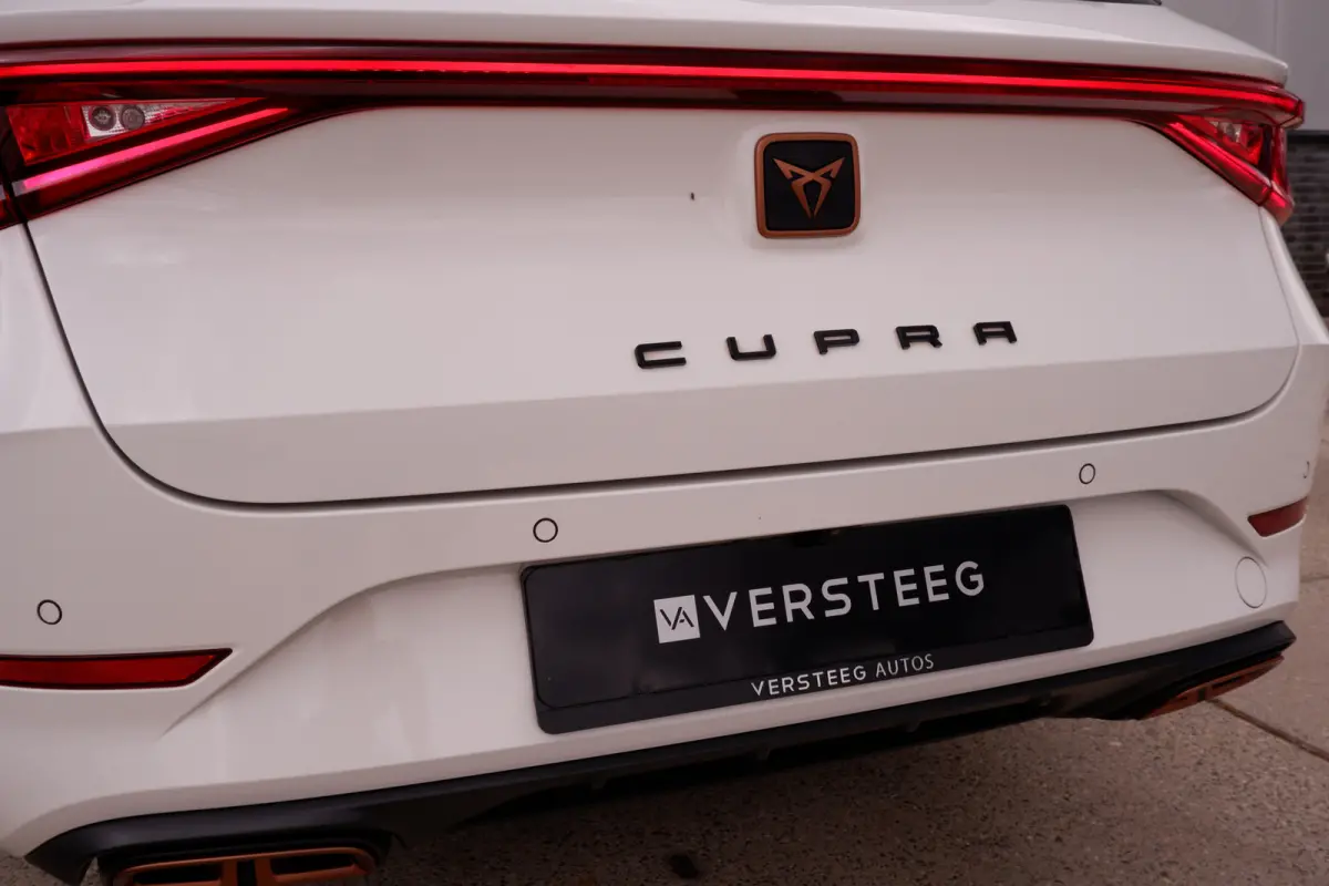 1.4 e-Hybrid Black Edition | Panorama | Carplay | Camera | Virtual | LED |