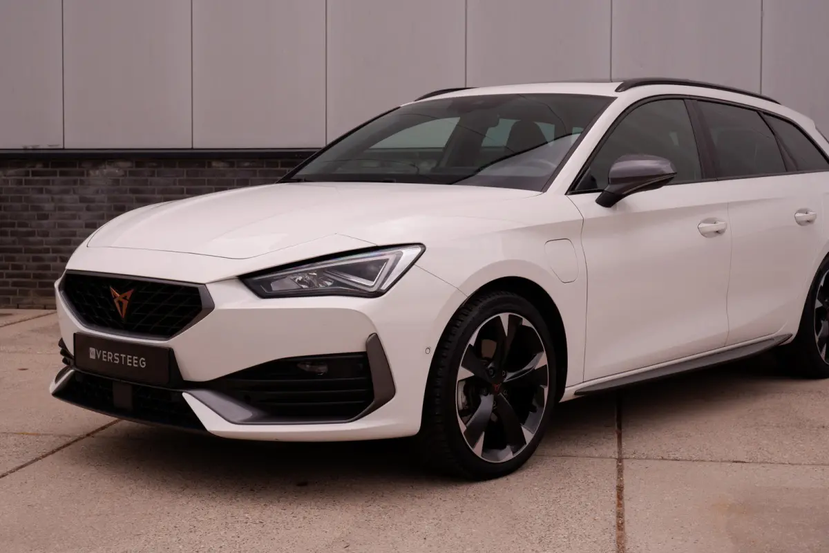 1.4 e-Hybrid Black Edition | Panorama | Carplay | Camera | Virtual | LED |