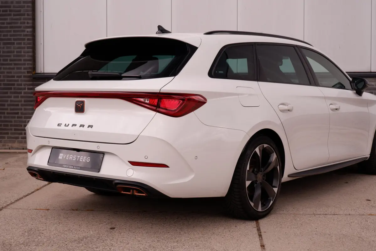 1.4 e-Hybrid Black Edition | Panorama | Carplay | Camera | Virtual | LED |