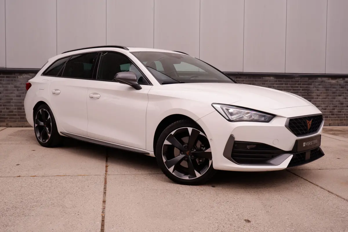 1.4 e-Hybrid Black Edition | Panorama | Carplay | Camera | Virtual | LED |