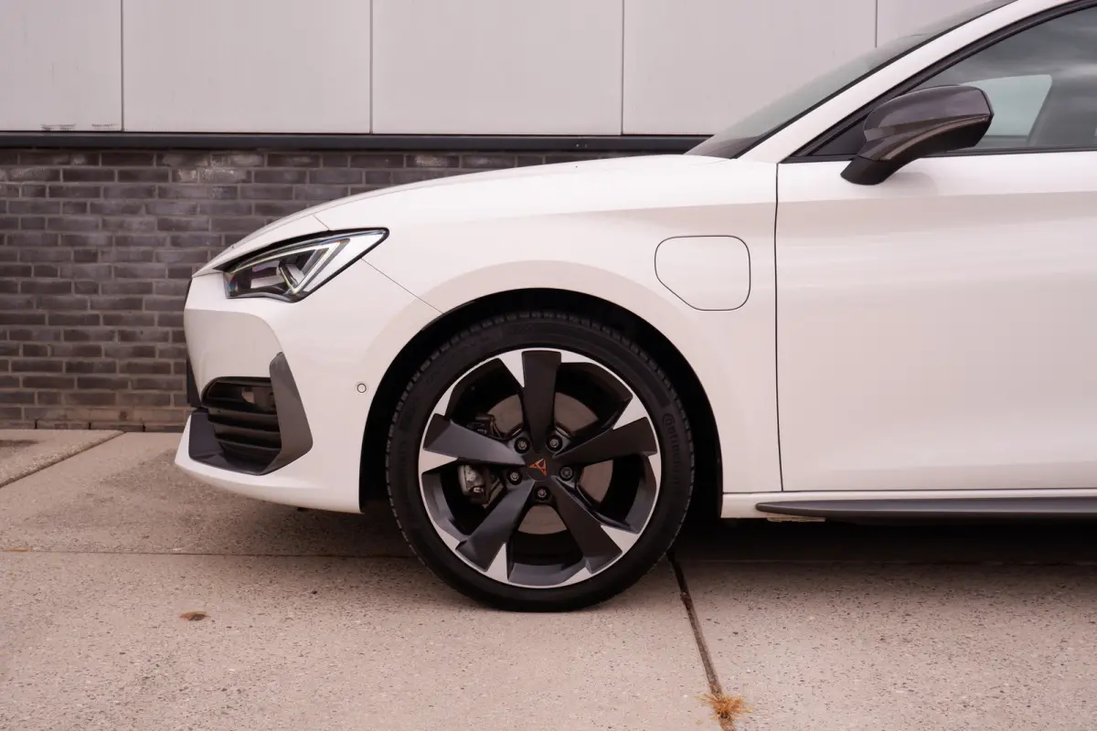 1.4 e-Hybrid Black Edition | Panorama | Carplay | Camera | Virtual | LED |